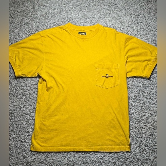 Tommy Bahama Shirt Mens Medium Vintage Crewneck Tee Chest Pocket Embroidered - Picture 1 of 4